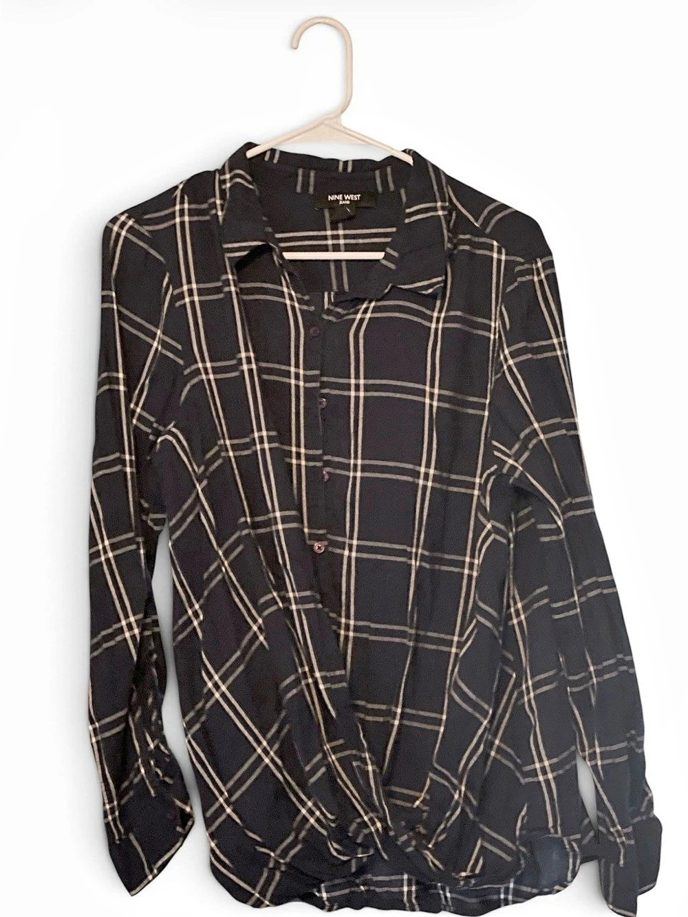 Nine West Plaid Button Down in Navy Blue & White Large Like New